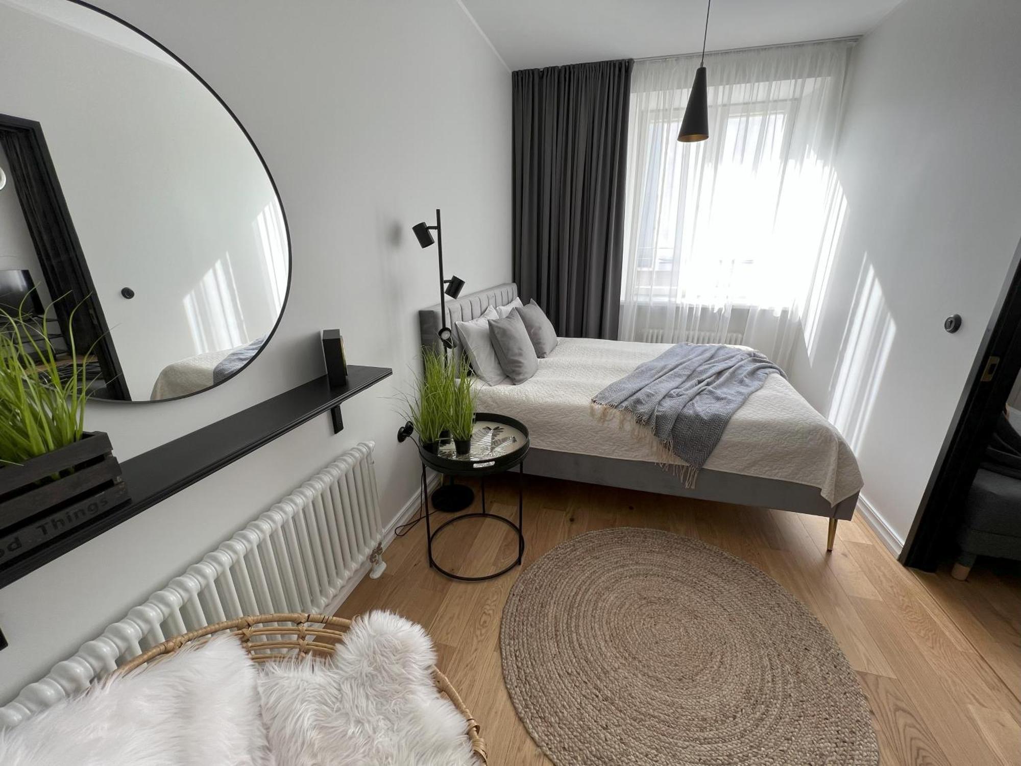 Cozy In Old Town Apartment *